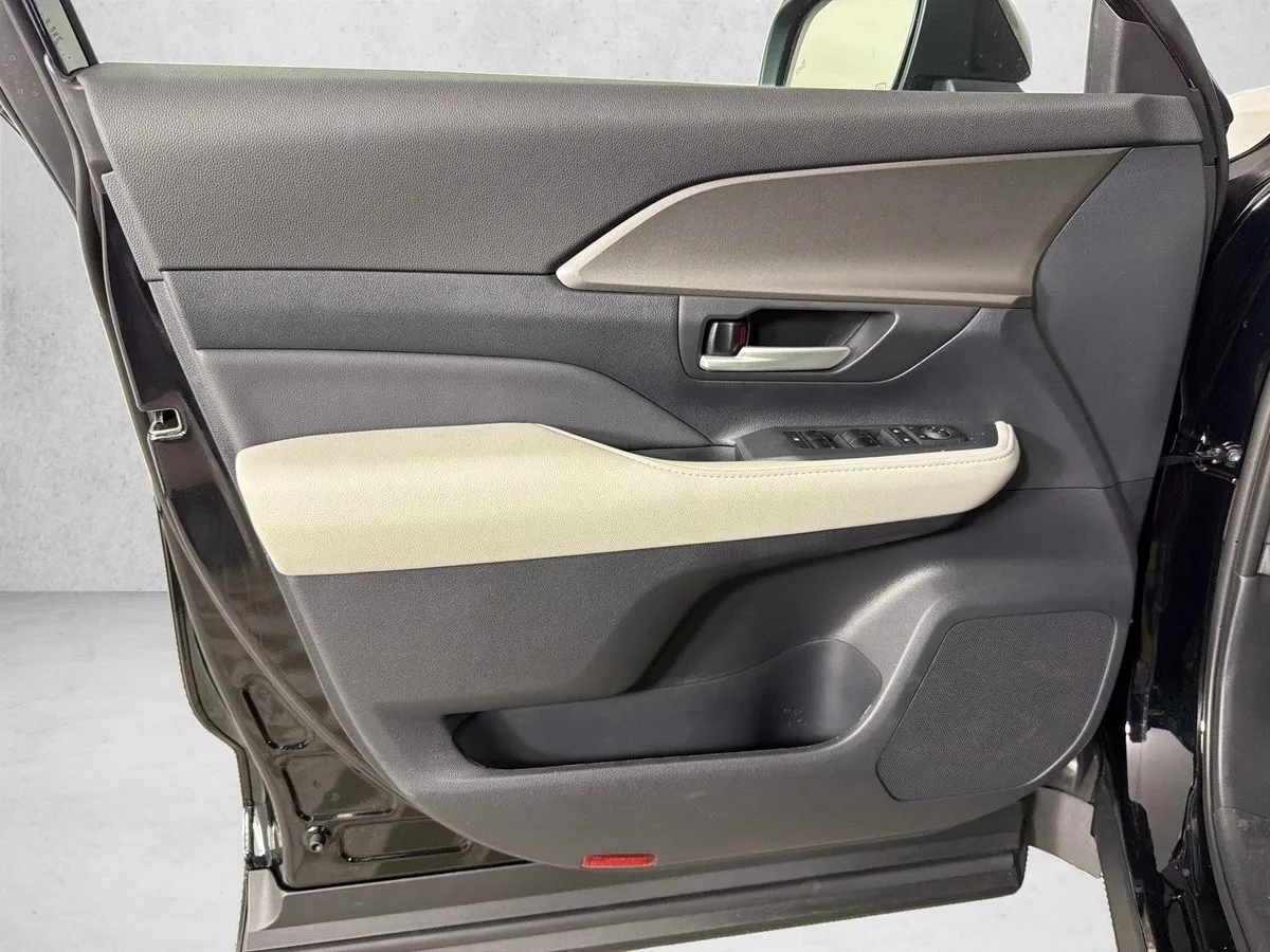 2026 Toyota Grand Highlander XLE thumbnail 10