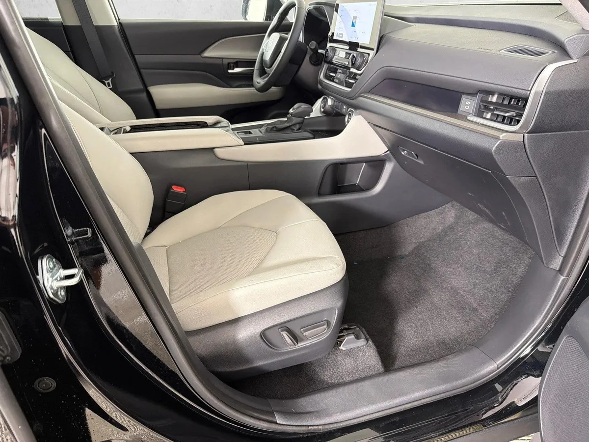 2026 Toyota Grand Highlander XLE thumbnail 13