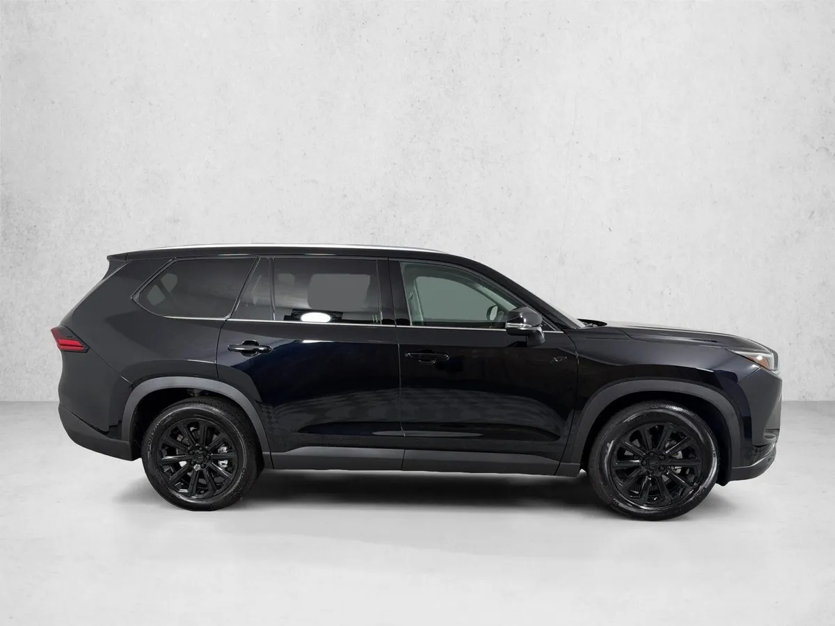 2026 Toyota Grand Highlander XLE thumbnail 2