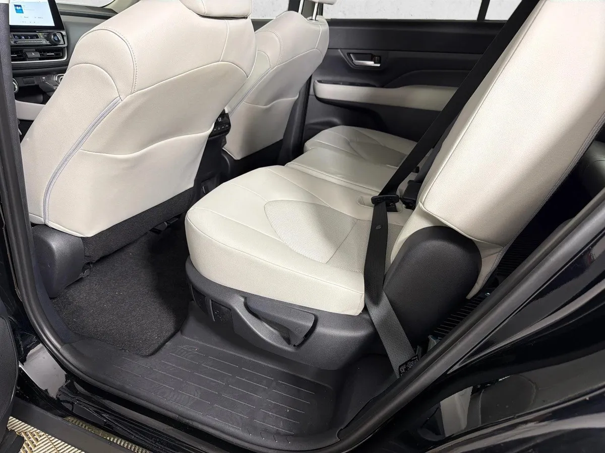 2026 Toyota Grand Highlander XLE thumbnail 21