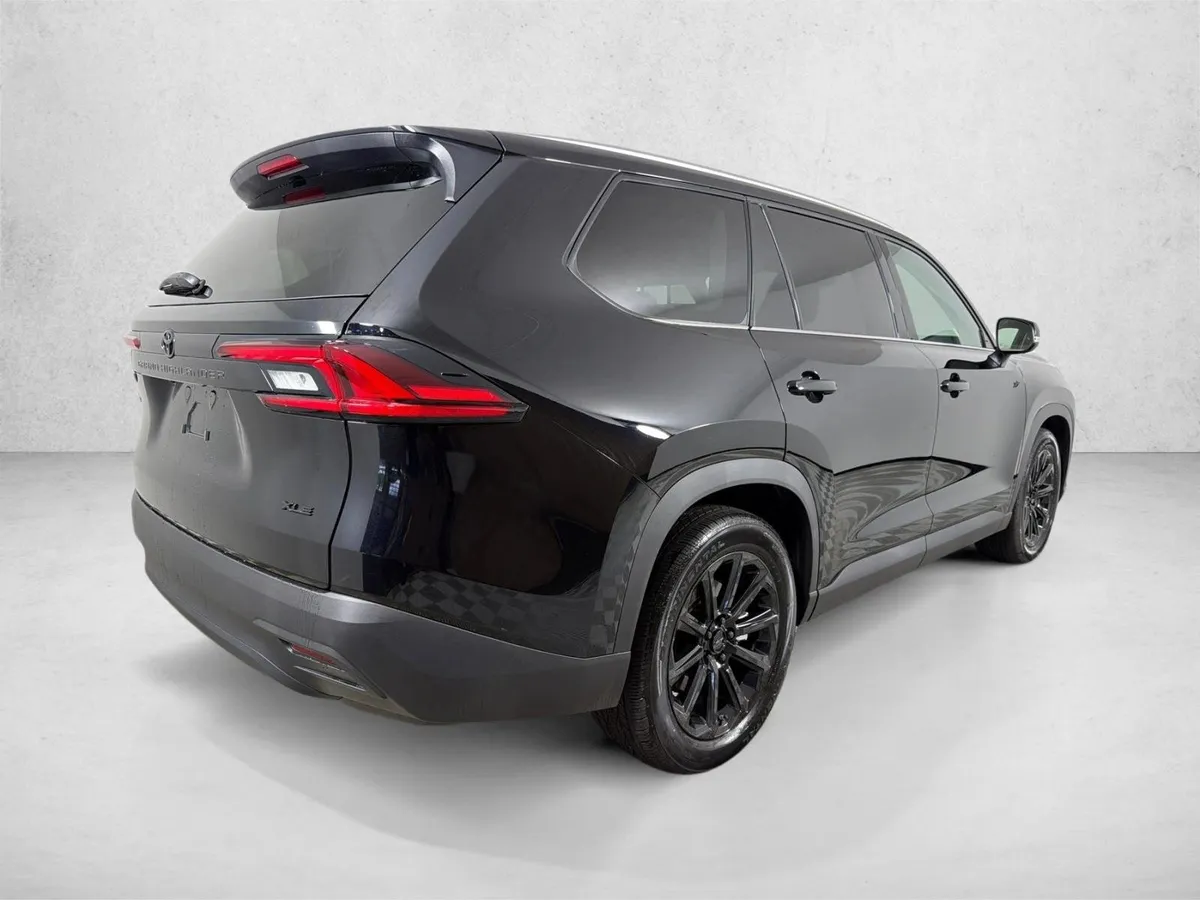 2026 Toyota Grand Highlander XLE thumbnail 3