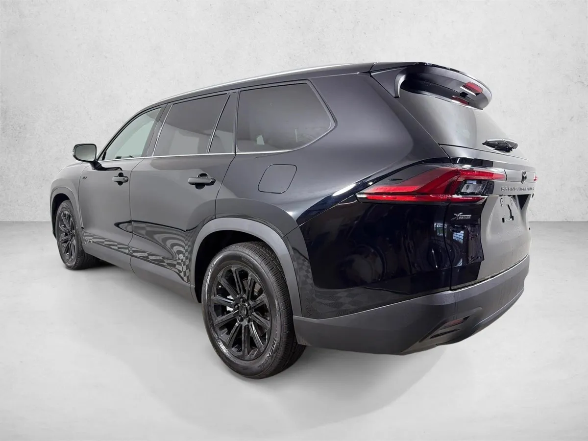 2026 Toyota Grand Highlander XLE thumbnail 5