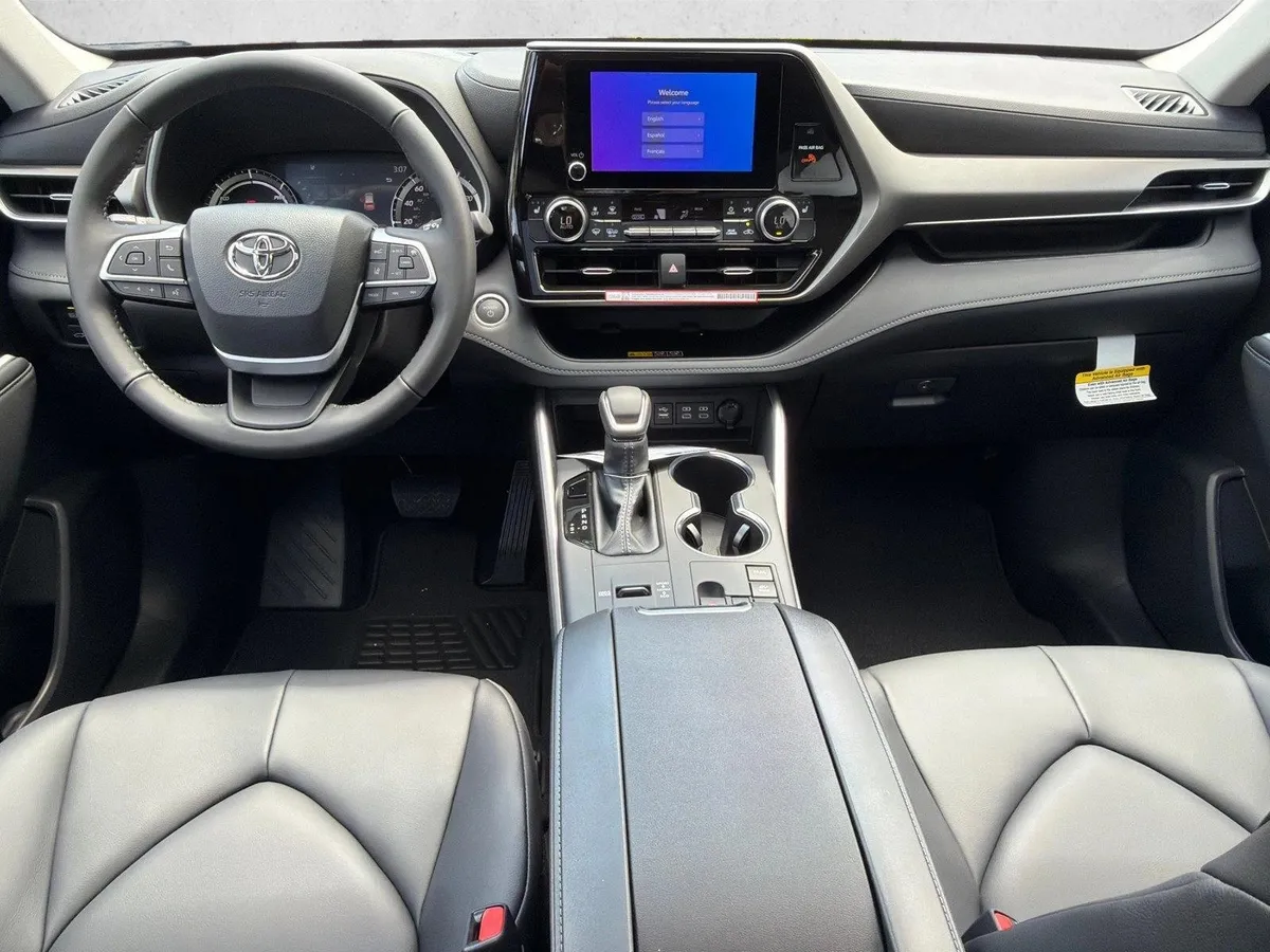 2026 Toyota Highlander Hybrid XLE thumbnail 23