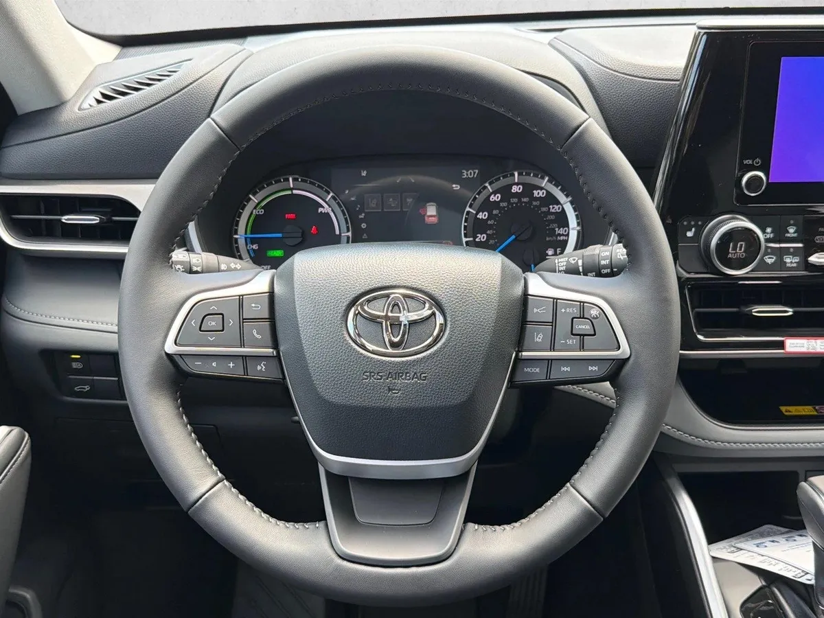 2026 Toyota Highlander Hybrid XLE thumbnail 24