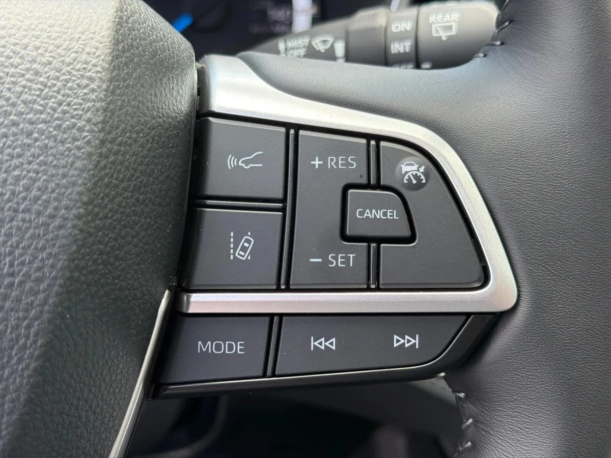 2026 Toyota Highlander Hybrid XLE thumbnail 26