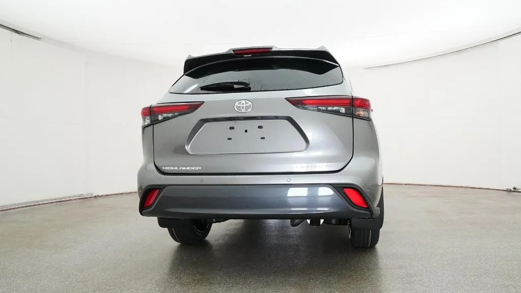 2026 Toyota Highlander Limited thumbnail 12