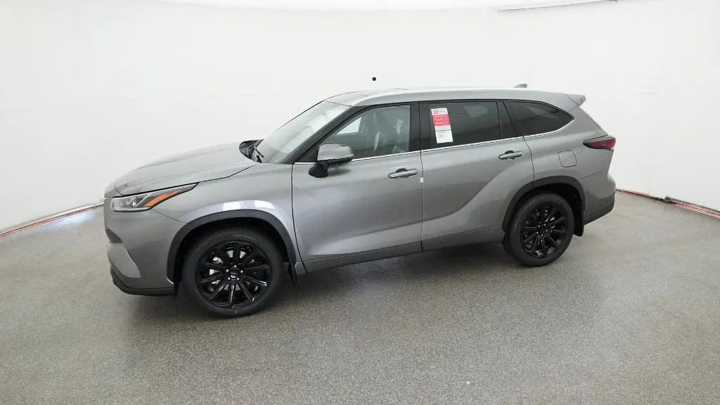 2026 Toyota Highlander Limited thumbnail 13