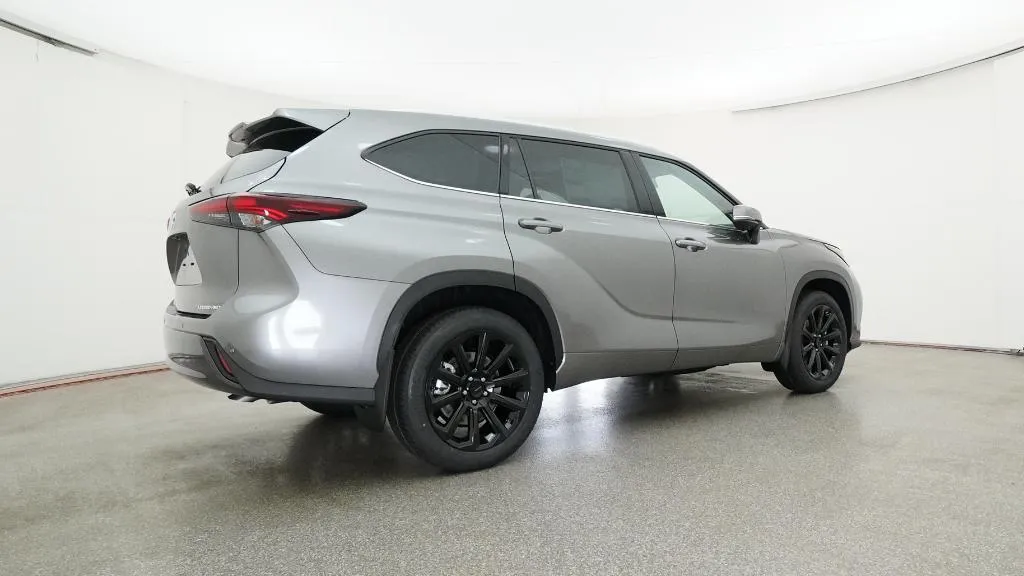 2026 Toyota Highlander Limited thumbnail 16