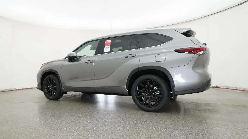 2026 Toyota Highlander Limited thumbnail 21