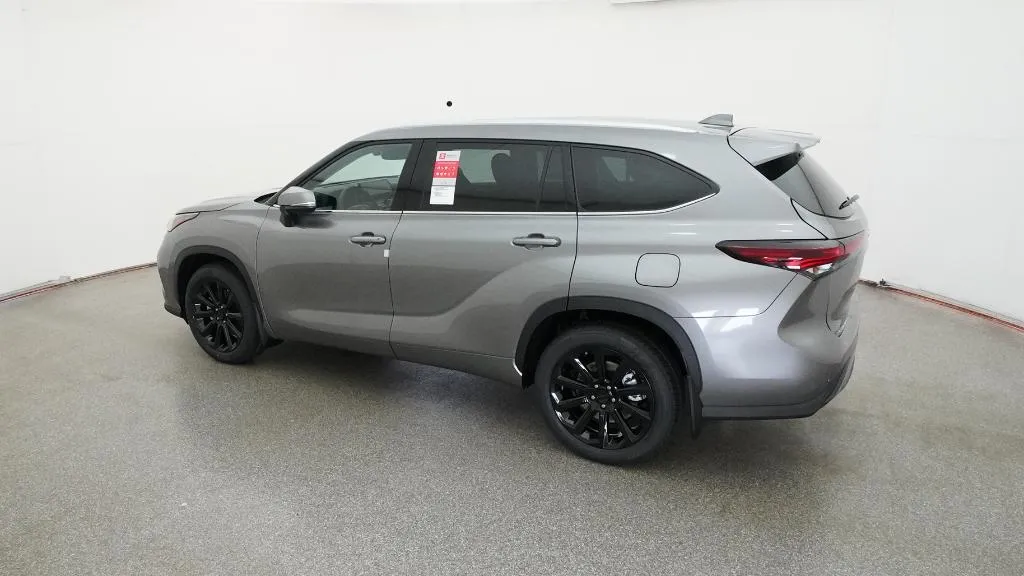 2026 Toyota Highlander Limited thumbnail 22