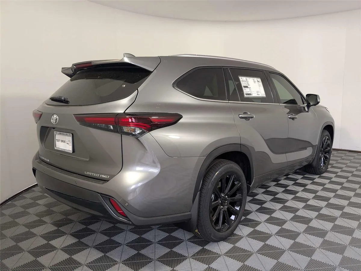 2026 Toyota Highlander Limited thumbnail 49