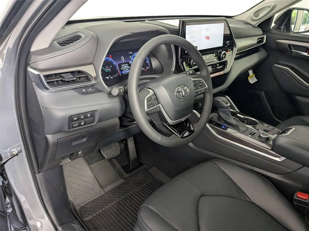 2026 Toyota Highlander Limited thumbnail 53