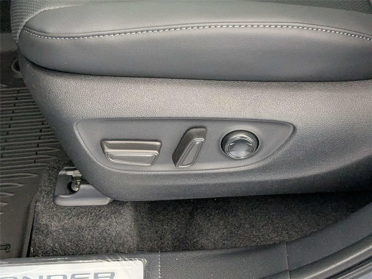 2026 Toyota Highlander Limited thumbnail 54