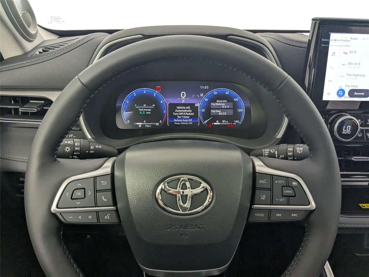 2026 Toyota Highlander Limited thumbnail 56