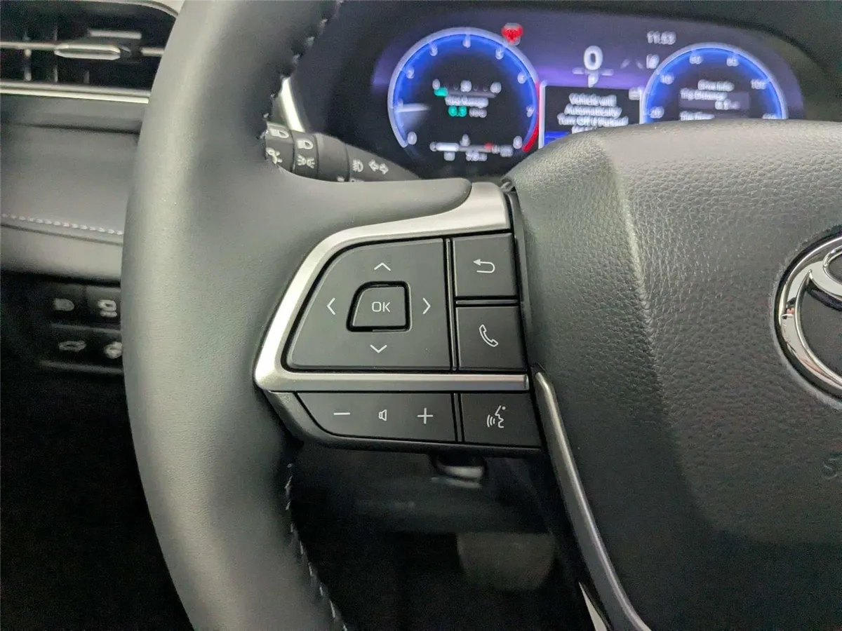 2026 Toyota Highlander Limited thumbnail 57