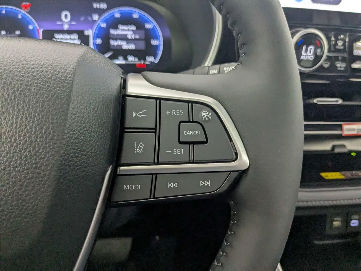 2026 Toyota Highlander Limited thumbnail 58