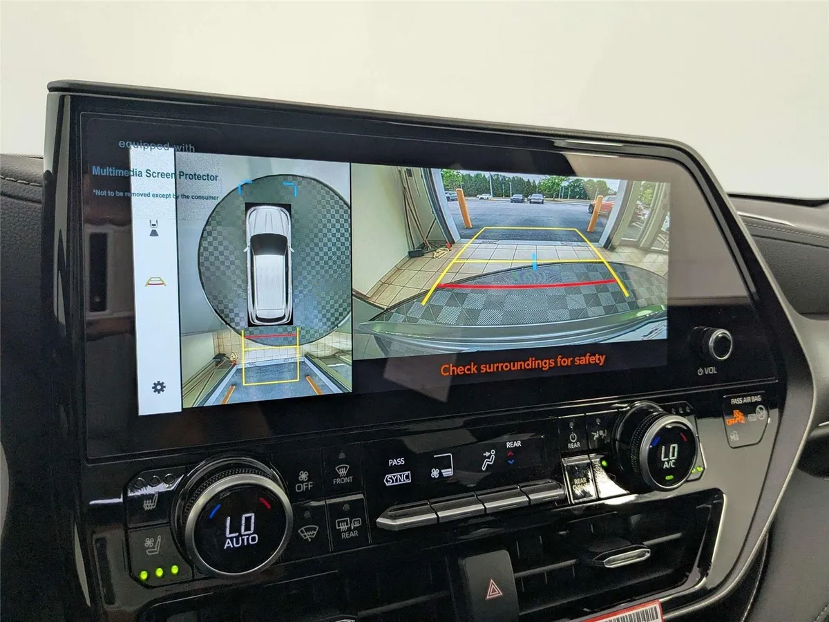 2026 Toyota Highlander Limited thumbnail 60