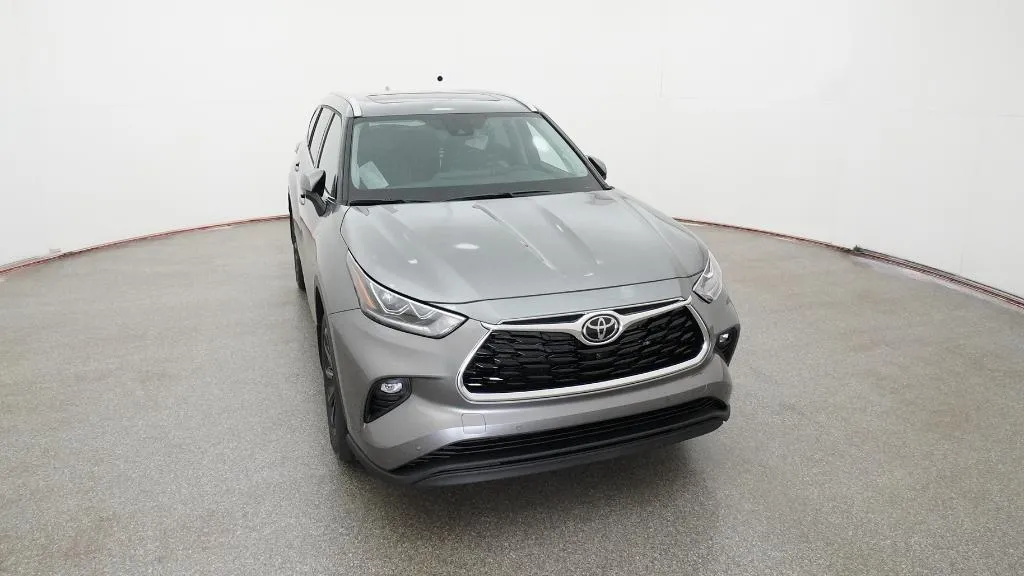2026 Toyota Highlander Limited thumbnail 9