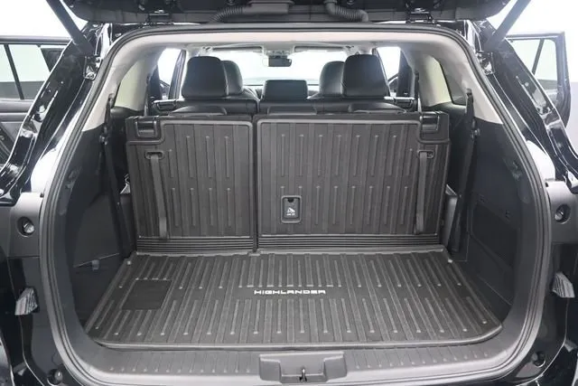 2026 Toyota Highlander XLE thumbnail 15
