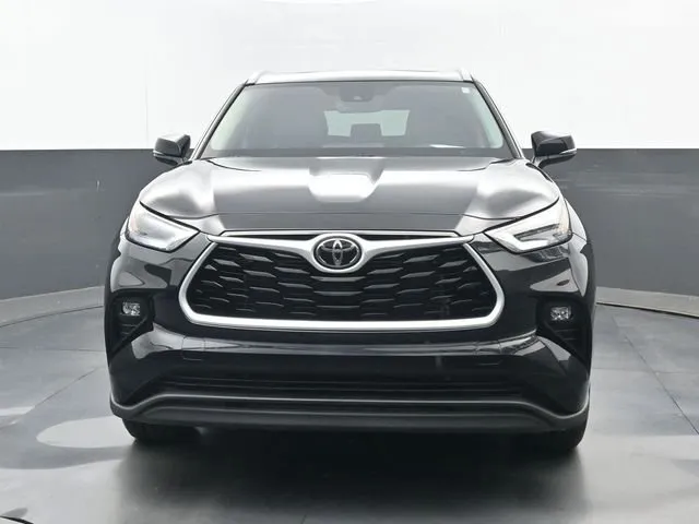 2026 Toyota Highlander XLE thumbnail 22