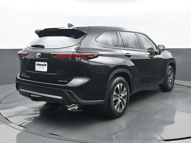 2026 Toyota Highlander XLE thumbnail 23