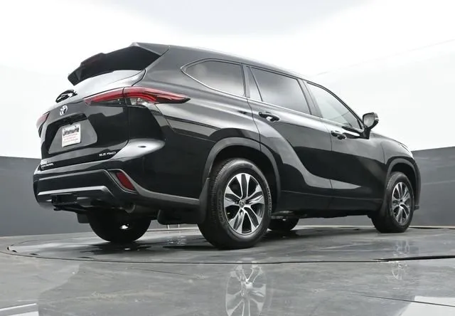 2026 Toyota Highlander XLE thumbnail 28