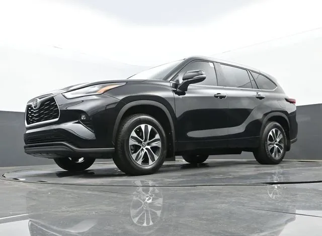 2026 Toyota Highlander XLE thumbnail 29