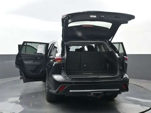 2026 Toyota Highlander XLE thumbnail 37