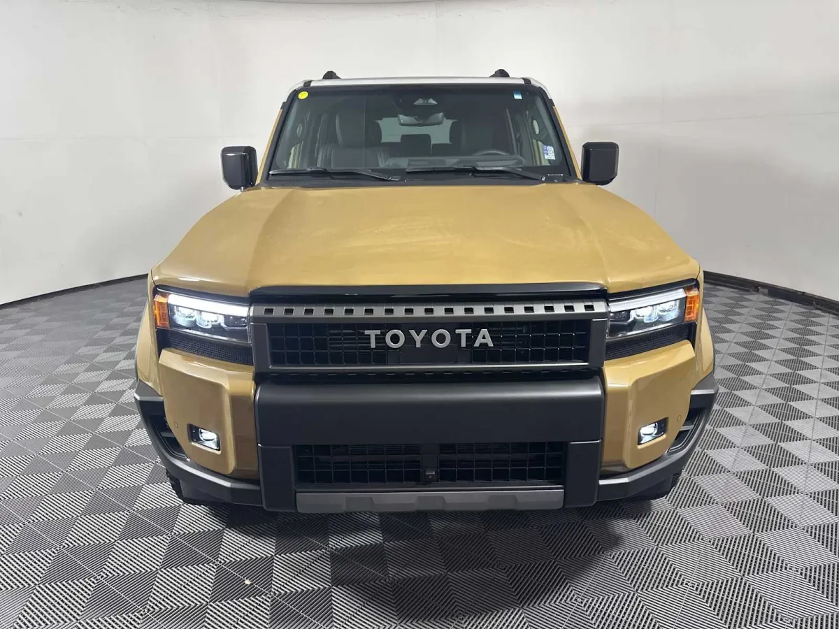 2026 Toyota Land Cruiser thumbnail 2