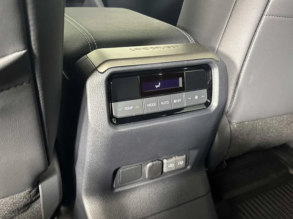 2026 Toyota Land Cruiser thumbnail 25