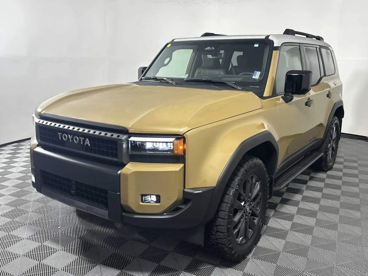 2026 Toyota Land Cruiser thumbnail 3