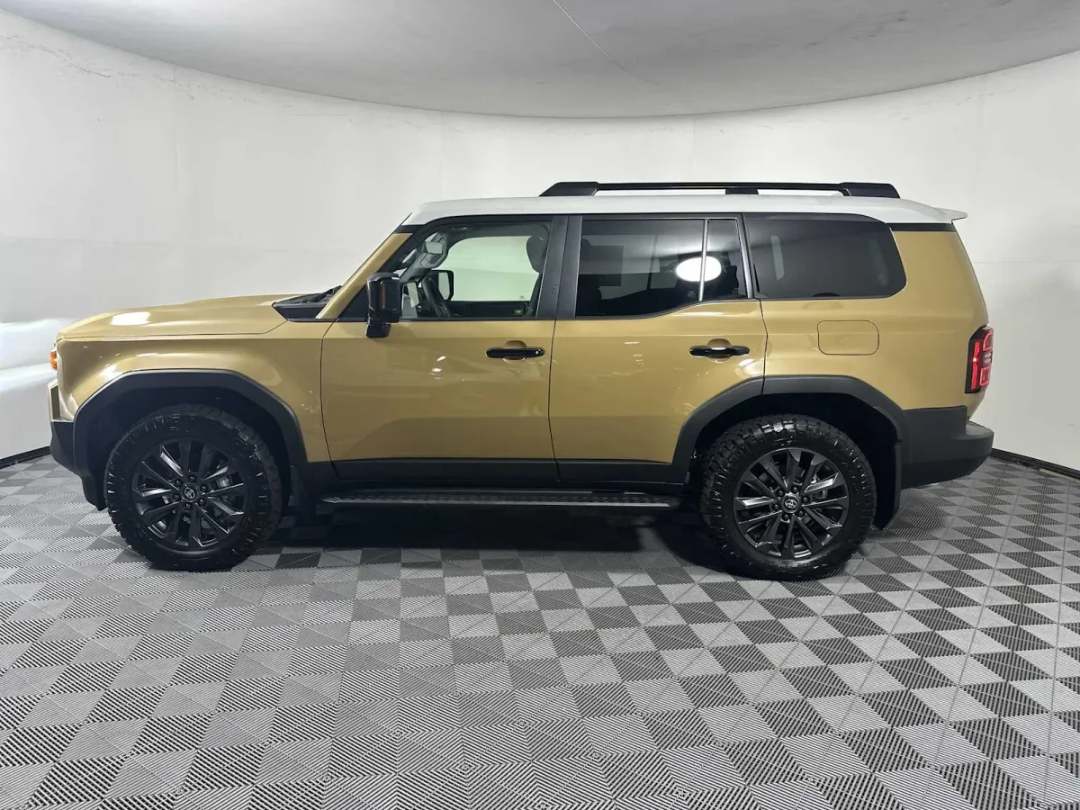 2026 Toyota Land Cruiser thumbnail 4