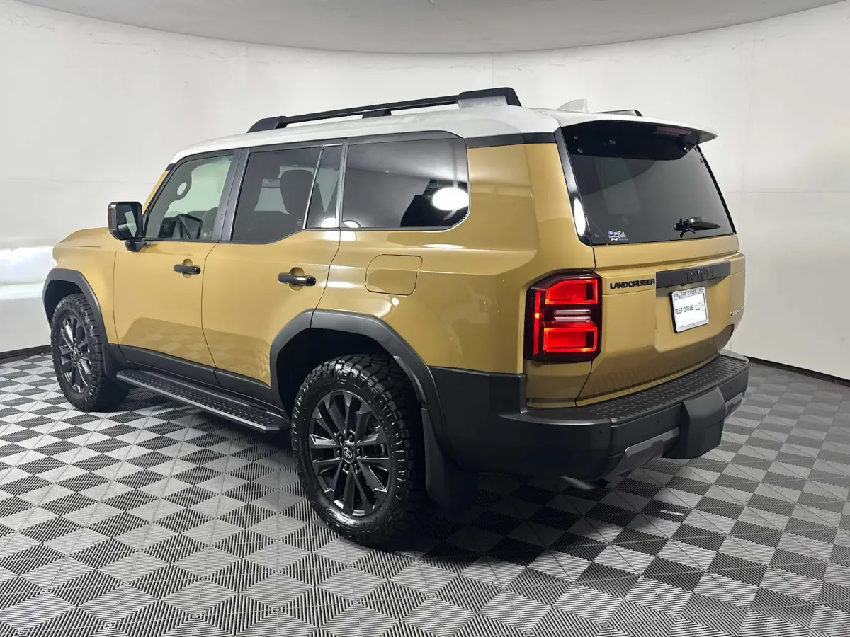 2026 Toyota Land Cruiser thumbnail 6