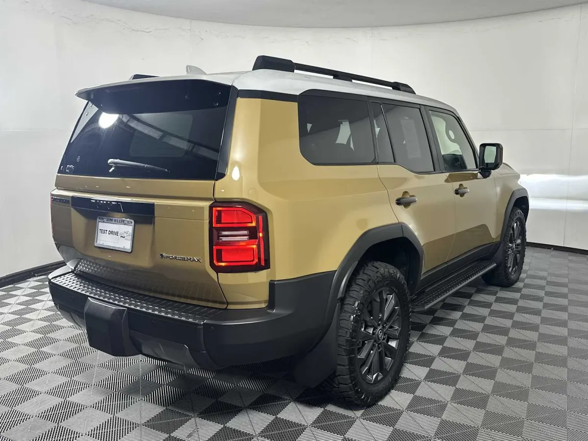 2026 Toyota Land Cruiser thumbnail 8