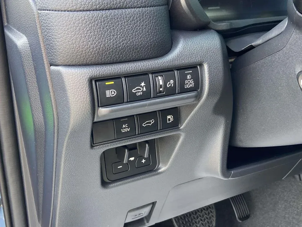 2026 Toyota Land Cruiser Base thumbnail 19