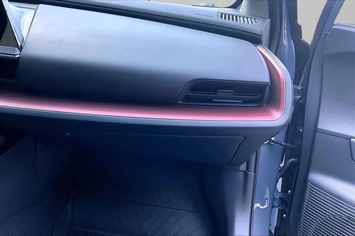 2026 Toyota Prius Plug-In Hybrid SE thumbnail 19
