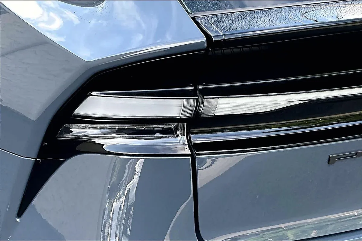 2026 Toyota Prius Plug-In Hybrid SE thumbnail 29