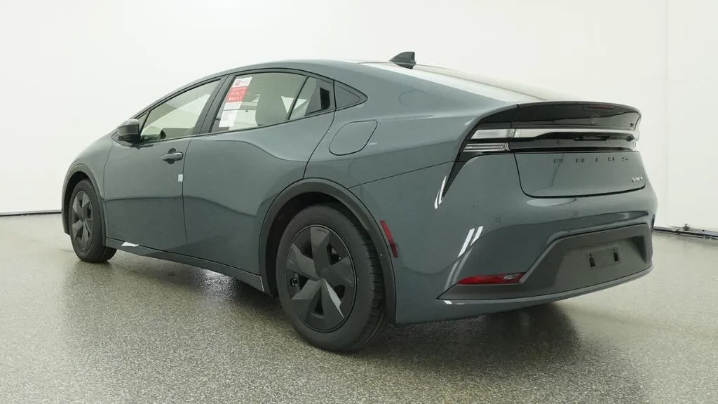 2026 Toyota Prius Plug-In Hybrid SE thumbnail 37