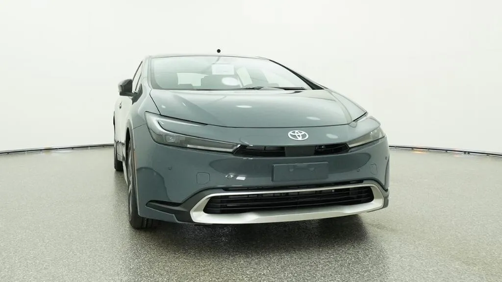 2026 Toyota Prius Plug-In Hybrid SE thumbnail 46