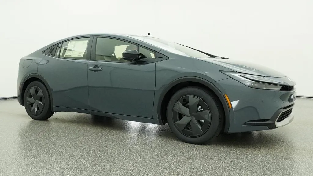 2026 Toyota Prius Plug-In Hybrid SE thumbnail 47