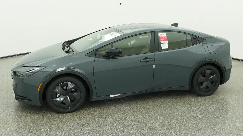 2026 Toyota Prius Plug-In Hybrid SE thumbnail 50