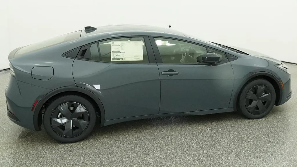 2026 Toyota Prius Plug-In Hybrid SE thumbnail 56
