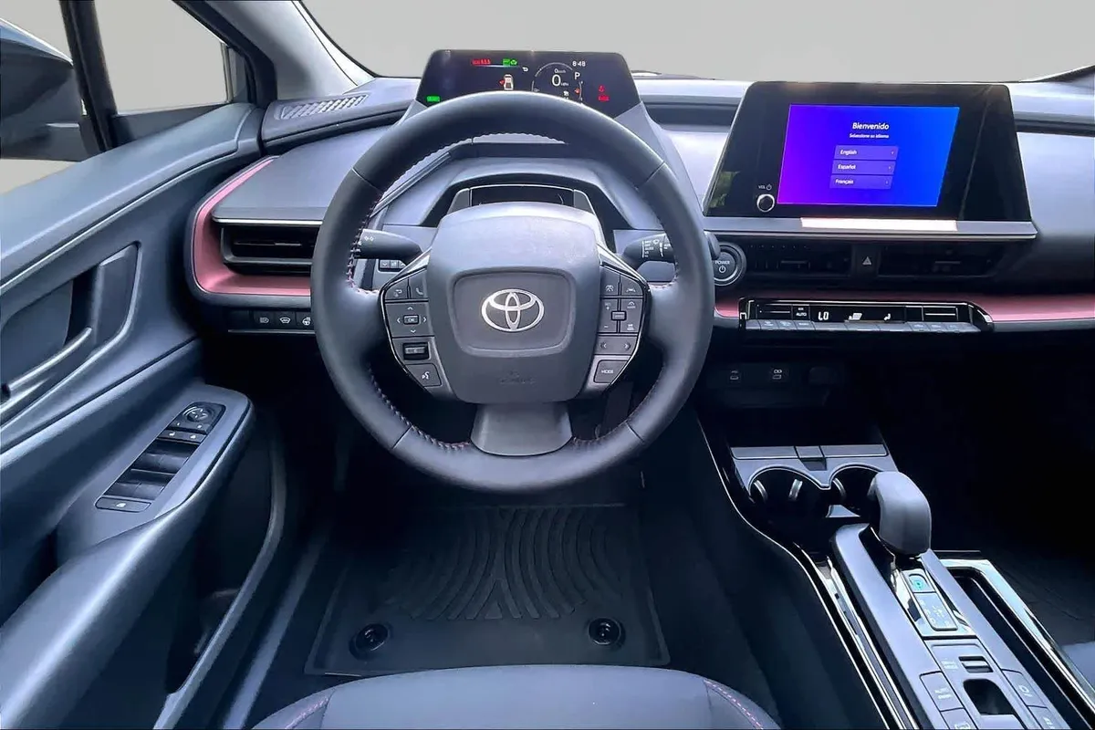 2026 Toyota Prius Plug-In Hybrid SE thumbnail 6