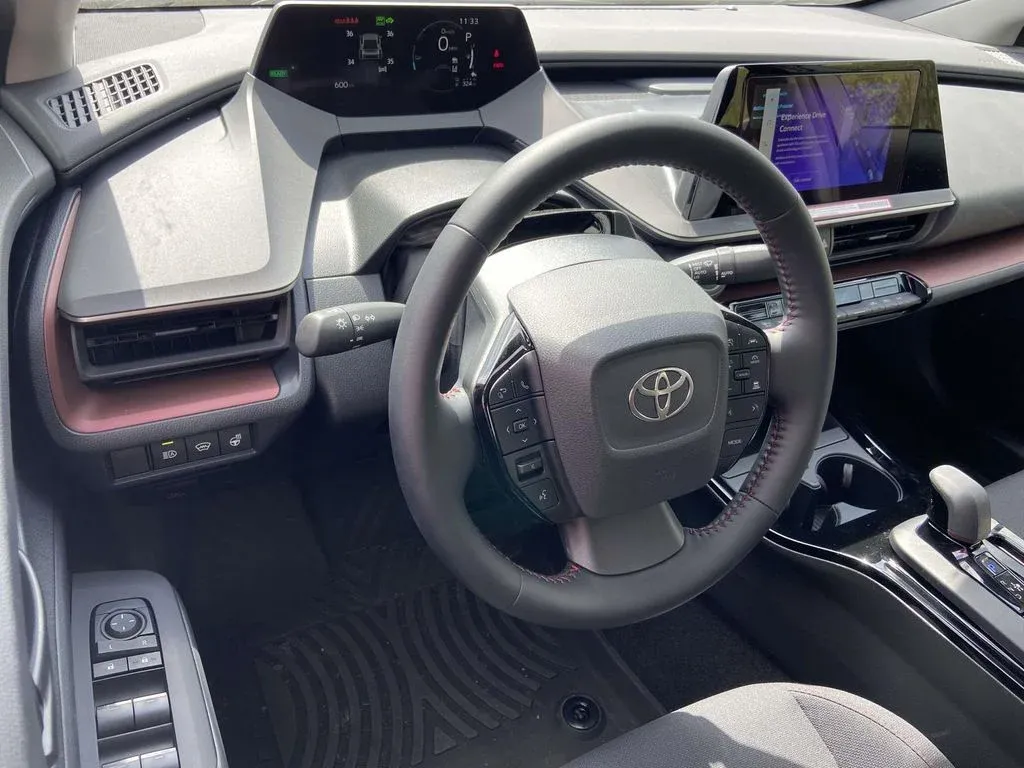 2026 Toyota Prius Plug-In Hybrid SE thumbnail 12