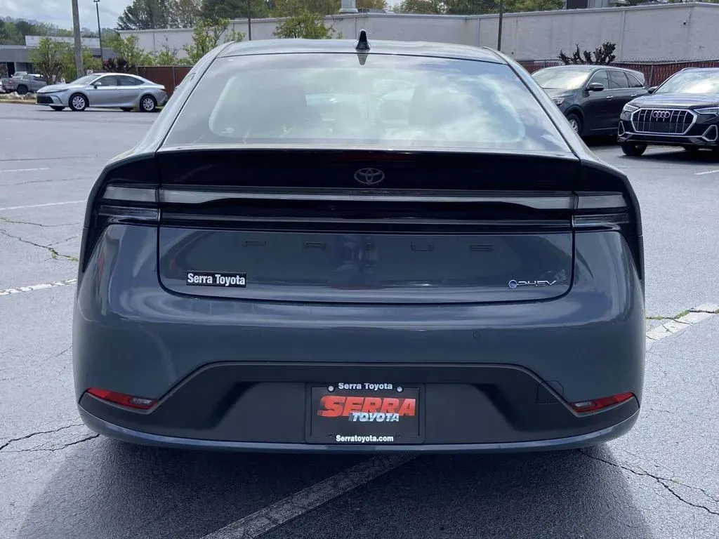 2026 Toyota Prius Plug-In Hybrid SE thumbnail 4