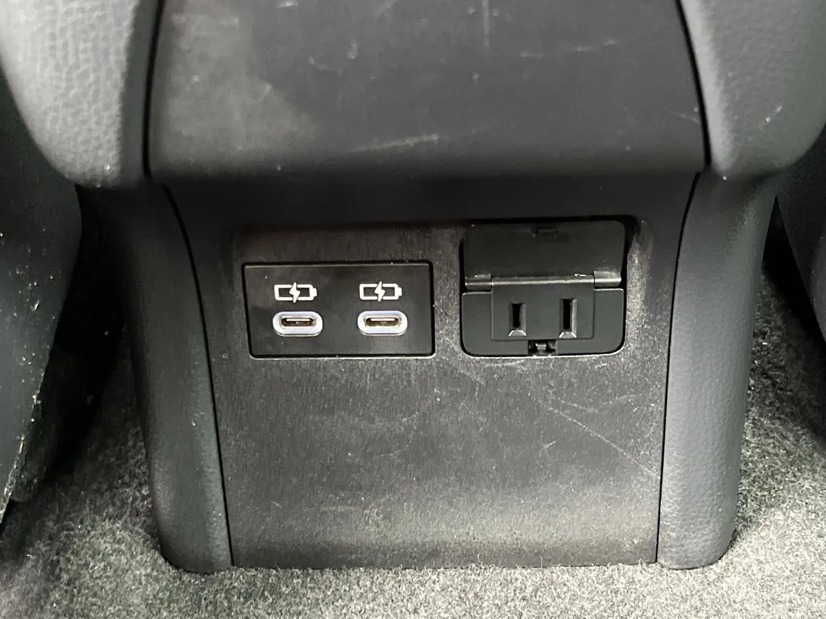 2026 Toyota Prius Plug-In Hybrid SE thumbnail 13