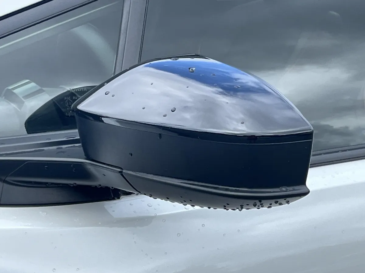 2026 Toyota Prius Plug-In Hybrid SE thumbnail 29