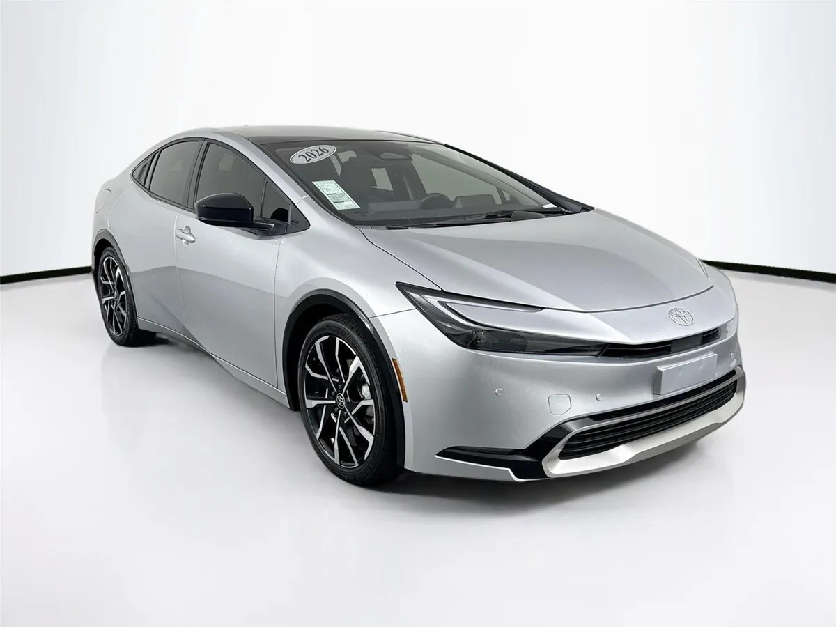 2026 Toyota Prius Plug-In Hybrid XSE thumbnail 10