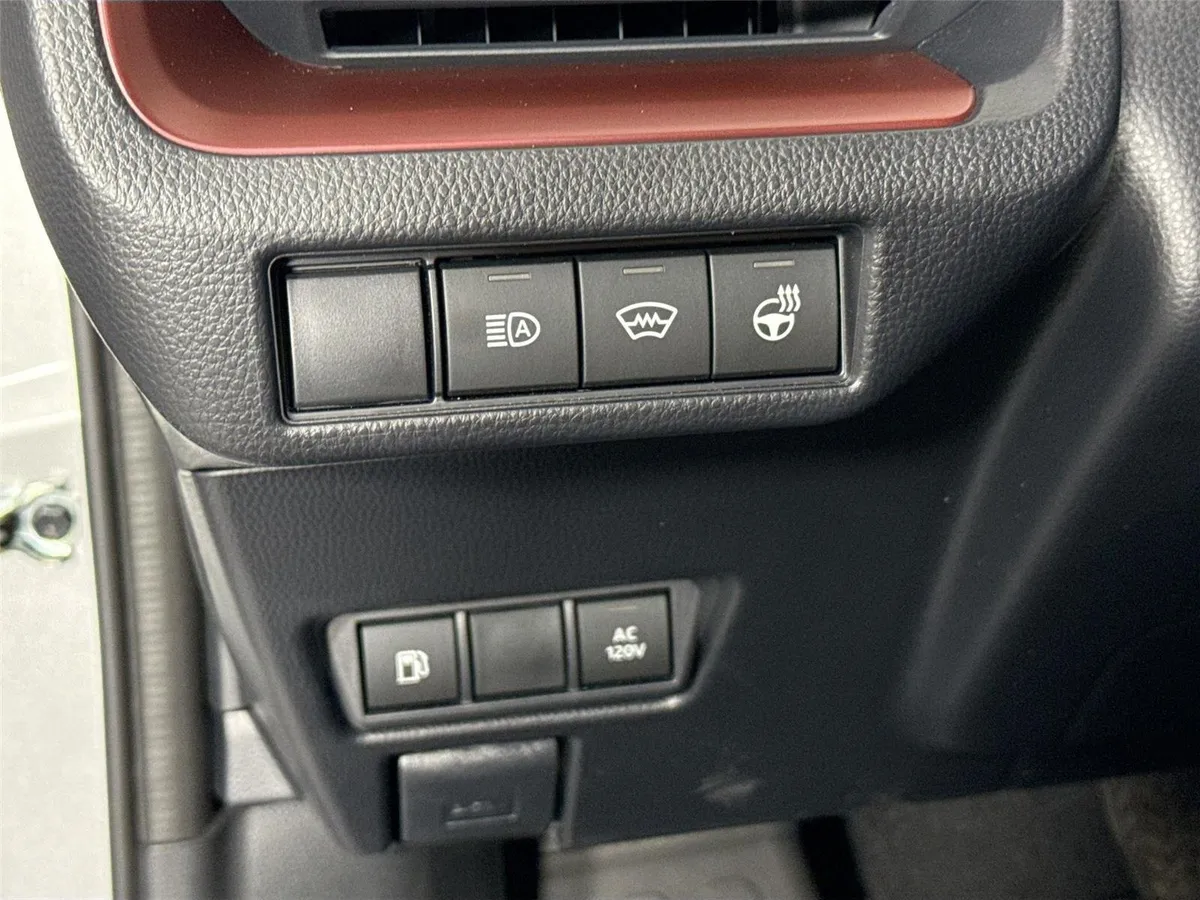 2026 Toyota Prius Plug-In Hybrid XSE thumbnail 16