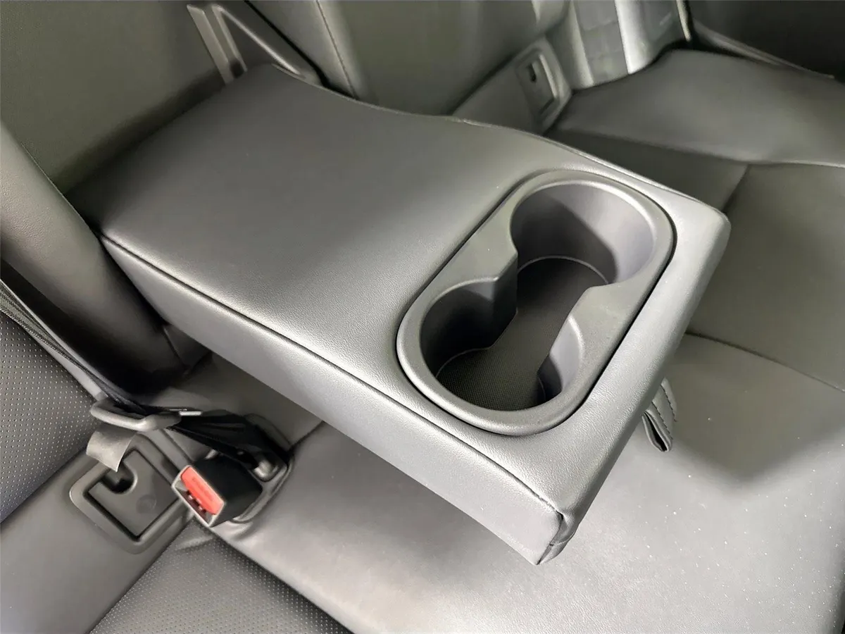 2026 Toyota Prius Plug-In Hybrid XSE thumbnail 41